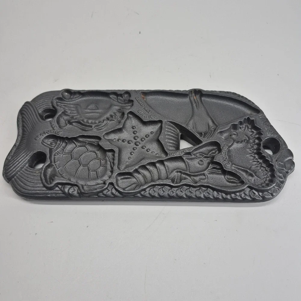 1989 John Wright Co Double Sided Cast Iron Sea Life Cookie Form Vintage